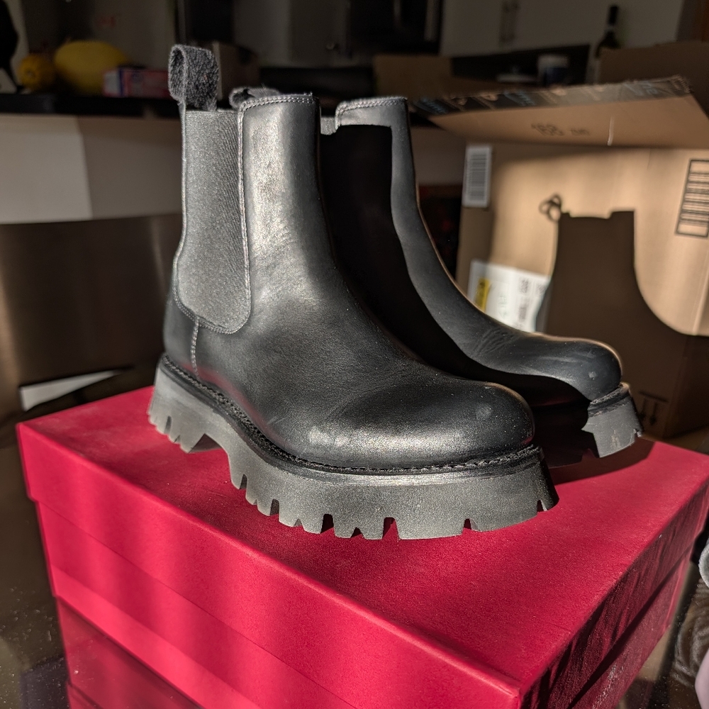 Black Chunky Chelsea Boots